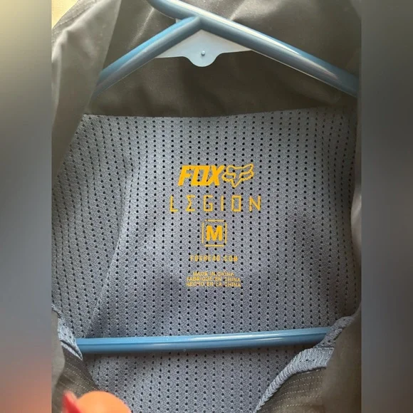 Fox jacket or windbreaker - Picture 3 of 6